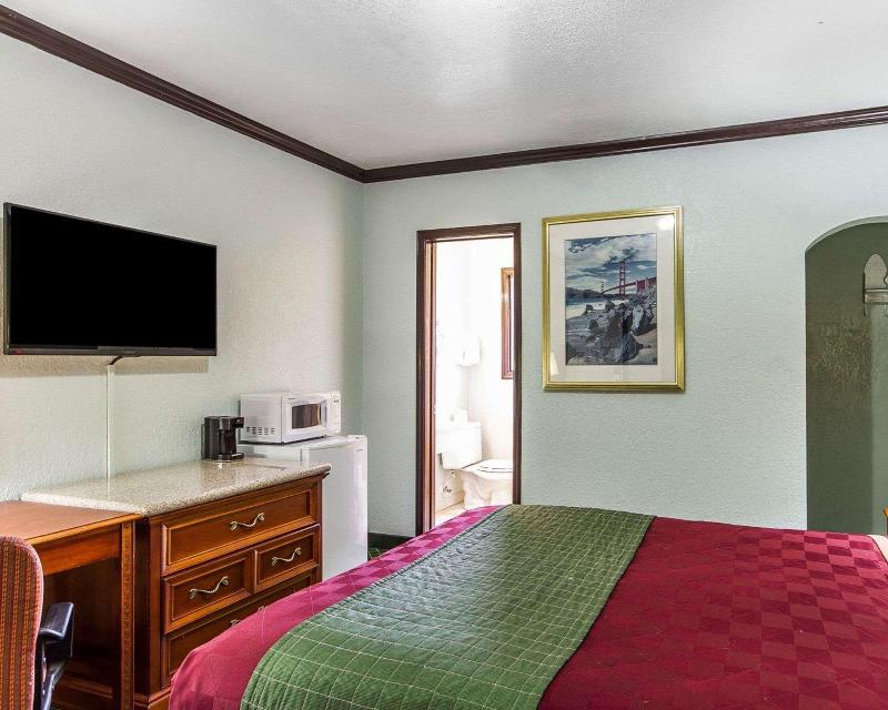 Sycamore Inn Chico image