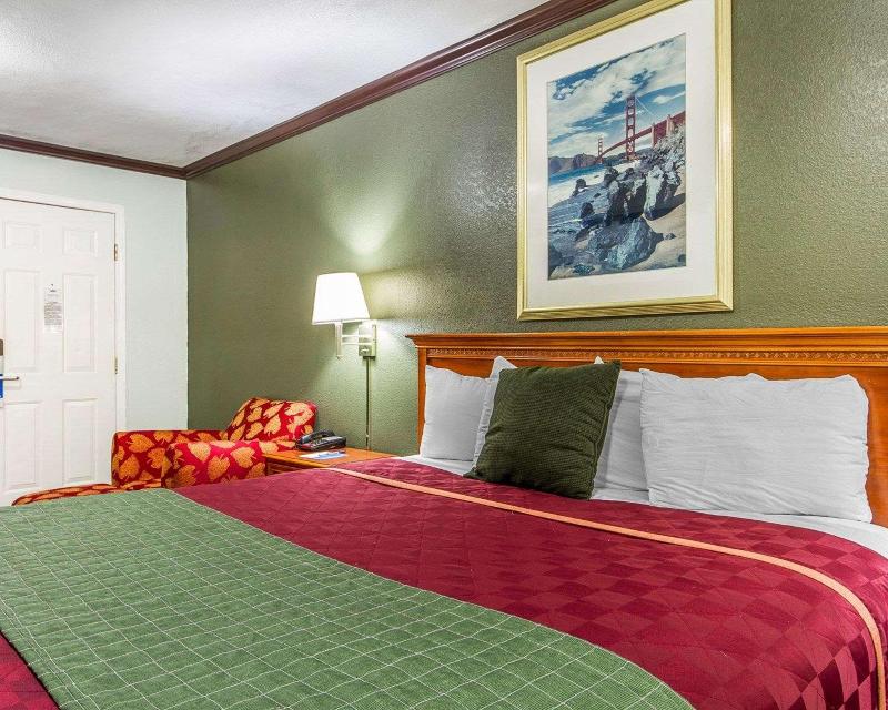 Sycamore Inn Chico image