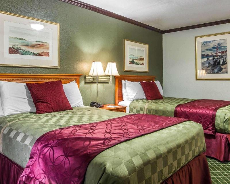 Sycamore Inn Chico image