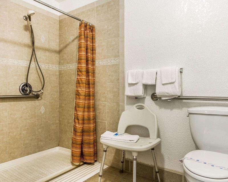 Sycamore Inn Chico image