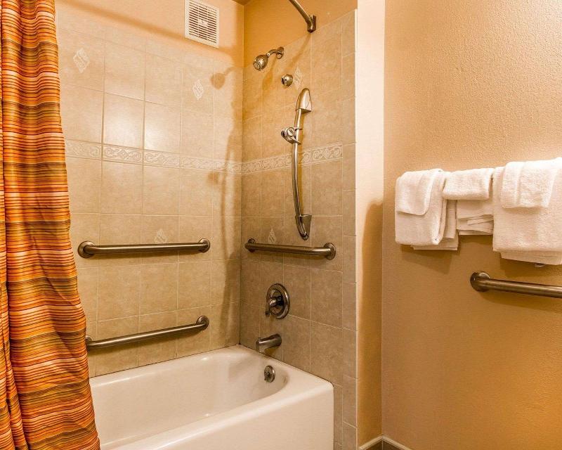 Sycamore Inn Chico image