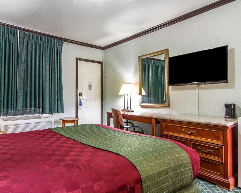 Sycamore Inn Chico image