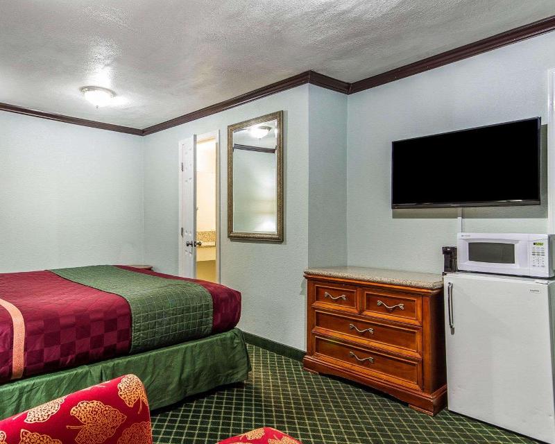 Sycamore Inn Chico image