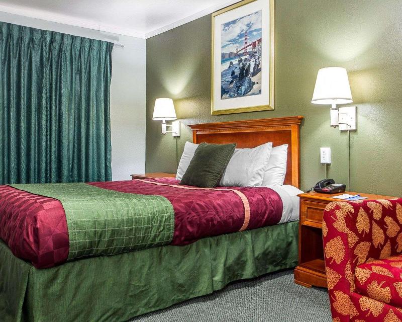 Sycamore Inn Chico image