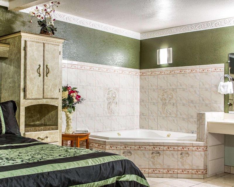 Sycamore Inn Chico image