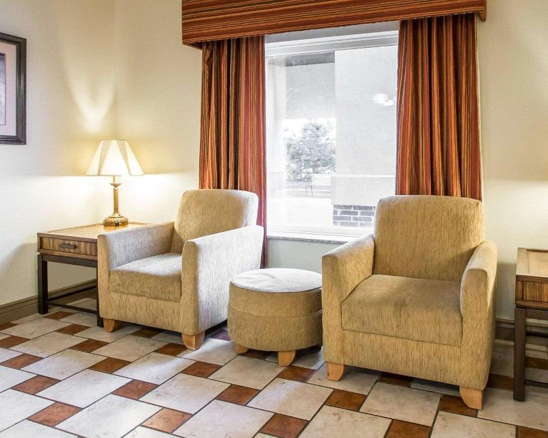 Econo Lodge Anderson image
