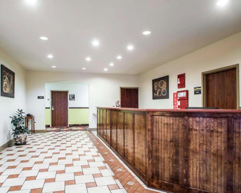 Econo Lodge Anderson image