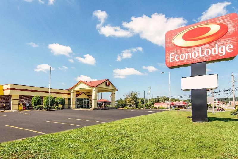 Econo Lodge image