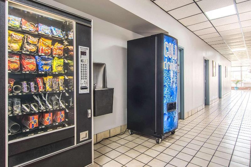 Econo Lodge image
