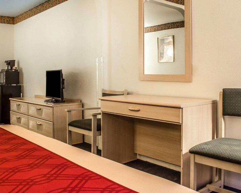 Quality Inn Winslow I-40 image