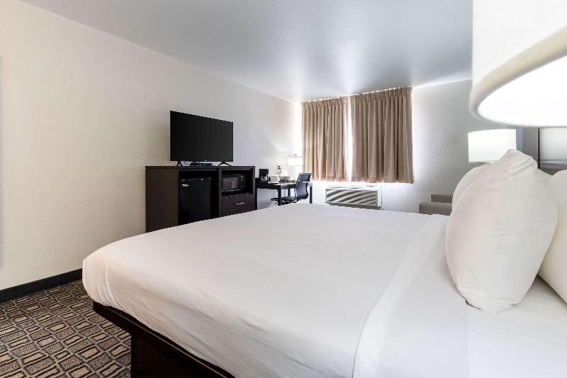 Quality Inn Winslow I-40 image