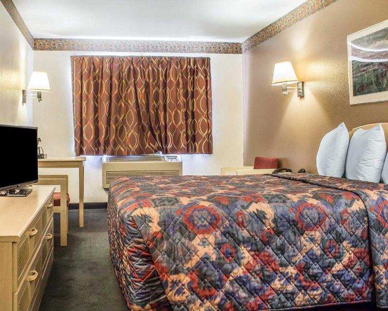 Quality Inn Winslow I-40 image
