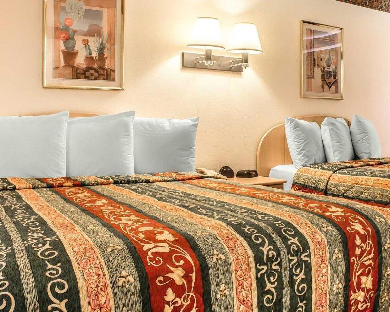 Quality Inn Winslow I-40 image