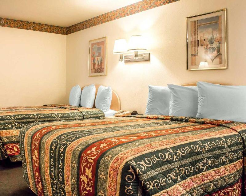 Quality Inn Winslow I-40 image