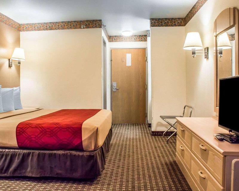 Quality Inn Winslow I-40 image