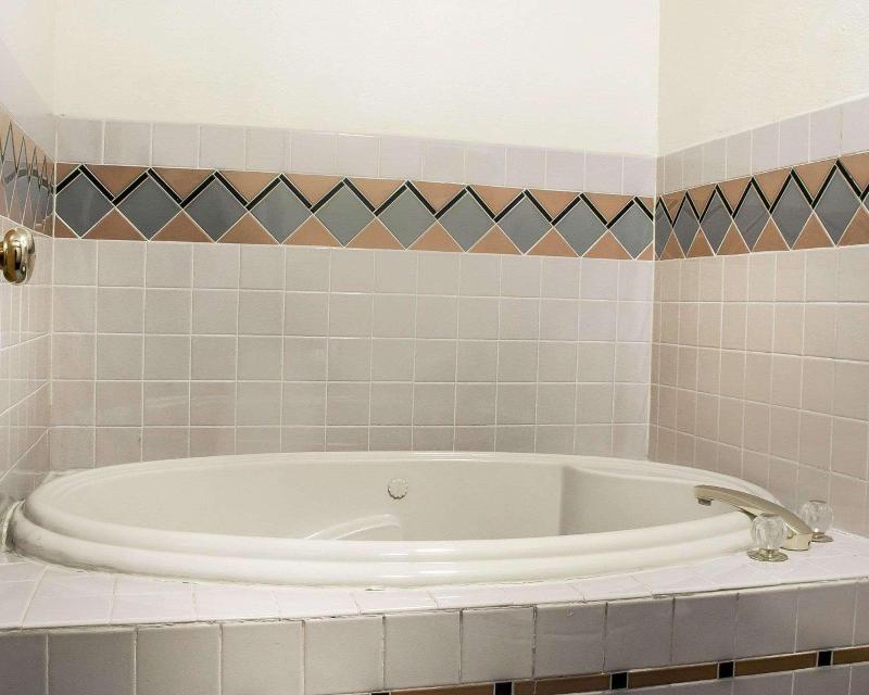 Quality Inn Winslow I-40 image