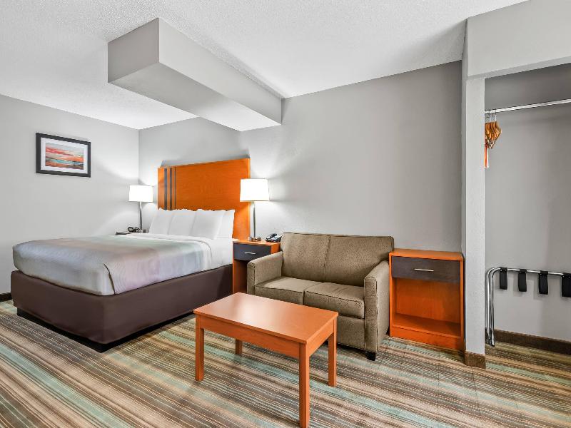 Quality Inn & Suites Bristol image