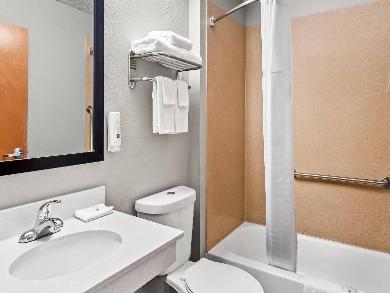 Quality Inn & Suites Bristol image