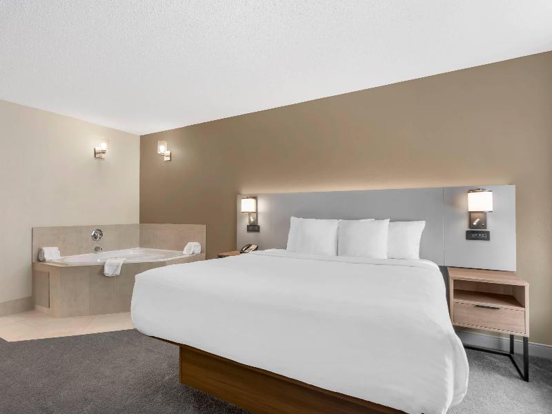 Comfort Inn Blairsville Area image