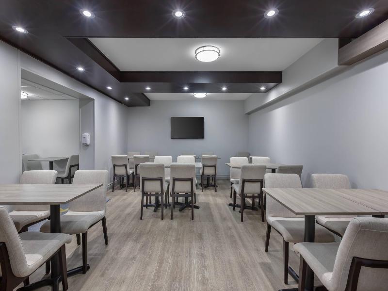 Quality Inn & Suites Niagara Falls — photo 99