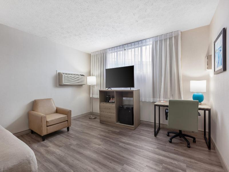Quality Inn & Suites Niagara Falls — photo 2
