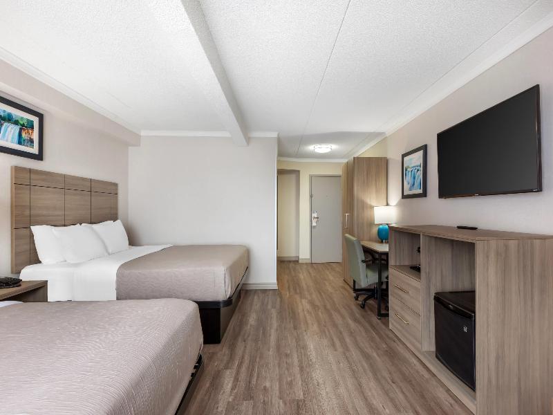 Room TWO QUEEN BEDS