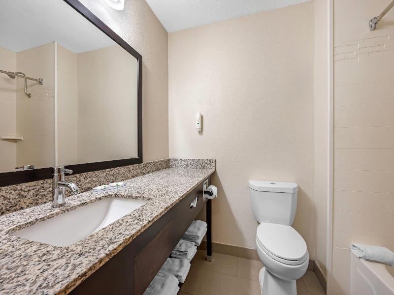 Quality Inn & Suites Goshen Area image