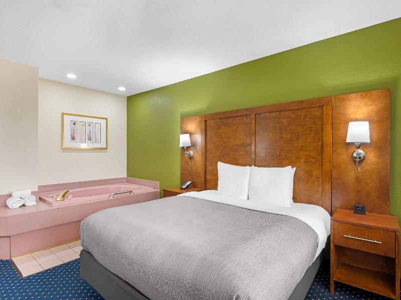 Quality Inn & Suites Goshen Area image