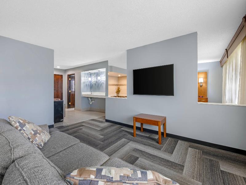 Quality Inn & Suites Goshen Area image