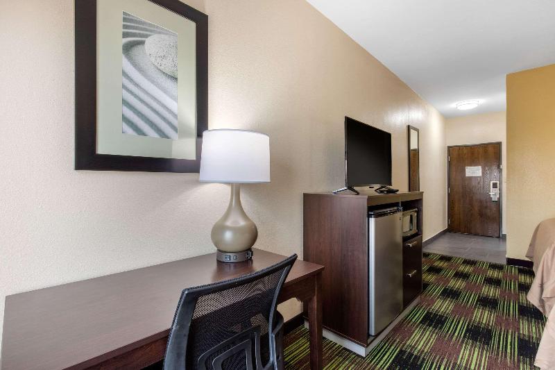 Quality Inn Cadiz image