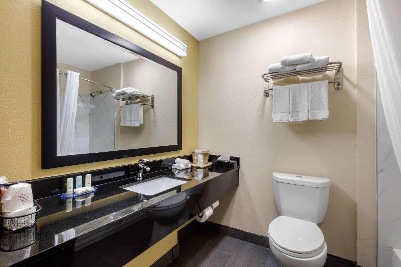 Quality Inn Cadiz image