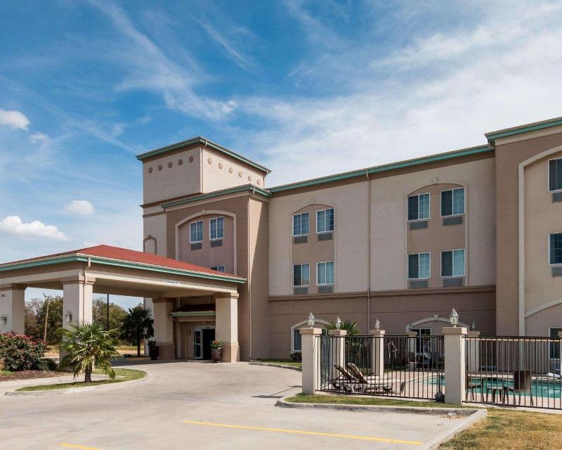 Quality Inn & Suites Groesbeck image