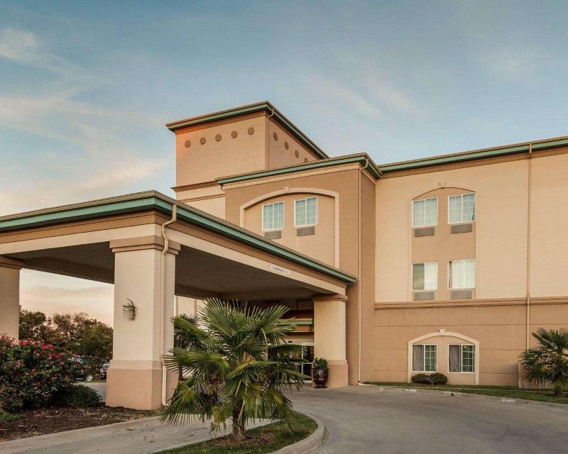 Quality Inn & Suites Groesbeck image
