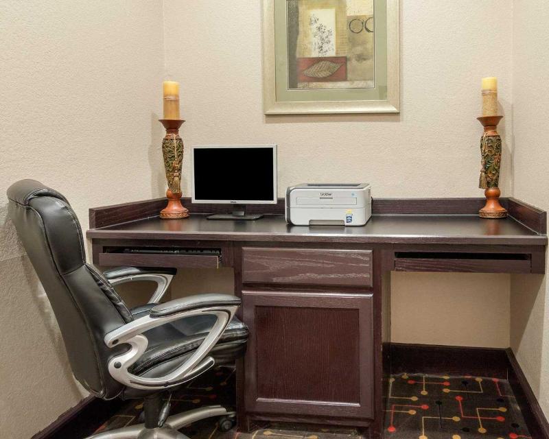 Quality Inn & Suites Groesbeck image