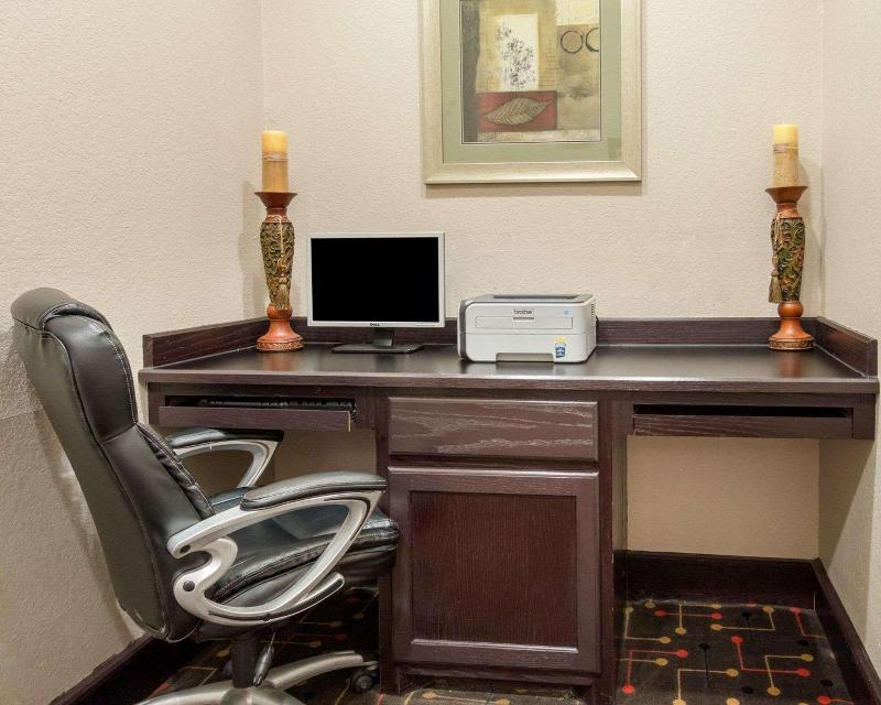 Quality Inn & Suites Groesbeck image
