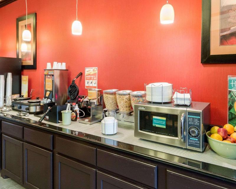 Quality Inn & Suites Groesbeck image