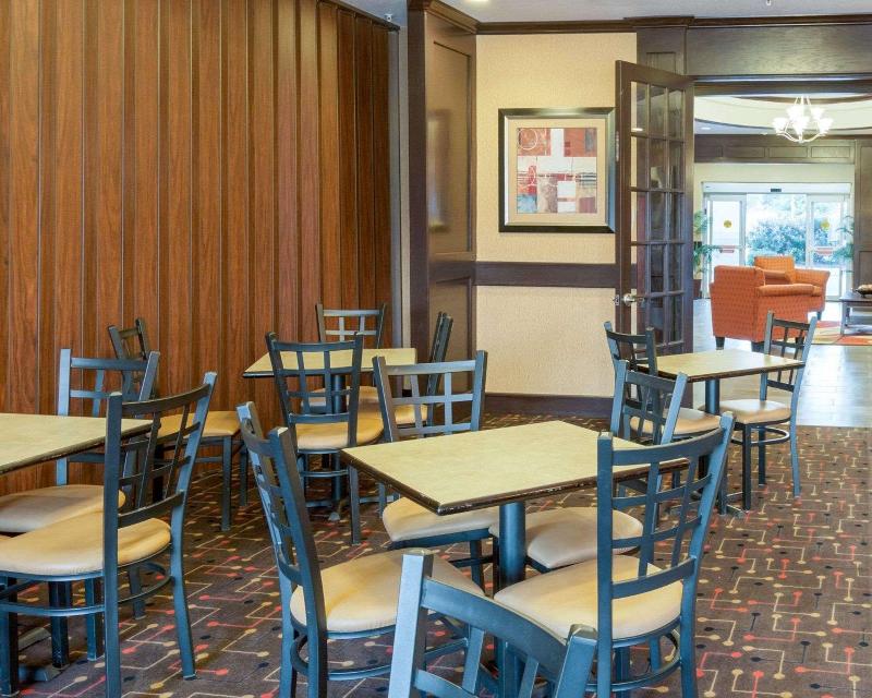 Quality Inn & Suites Groesbeck image