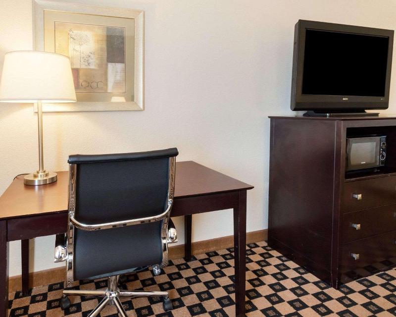 Quality Inn & Suites Groesbeck image