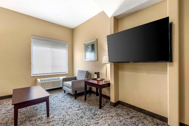 Quality Inn & Suites Groesbeck image