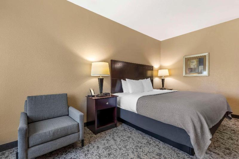 Quality Inn & Suites Groesbeck image