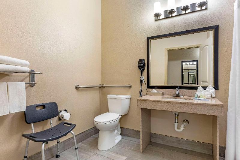Quality Inn & Suites Groesbeck image