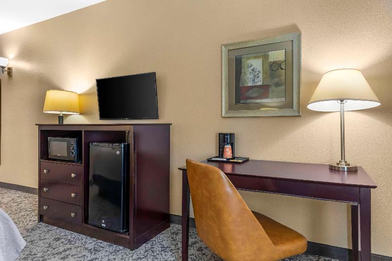 Quality Inn & Suites Groesbeck image
