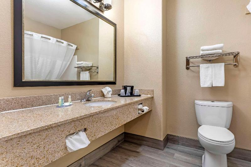 Quality Inn & Suites Groesbeck image