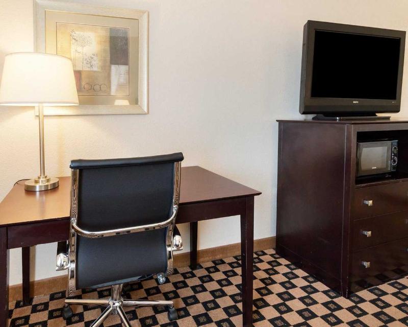 Quality Inn & Suites Groesbeck image