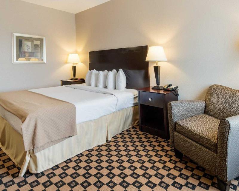 Quality Inn & Suites Groesbeck image