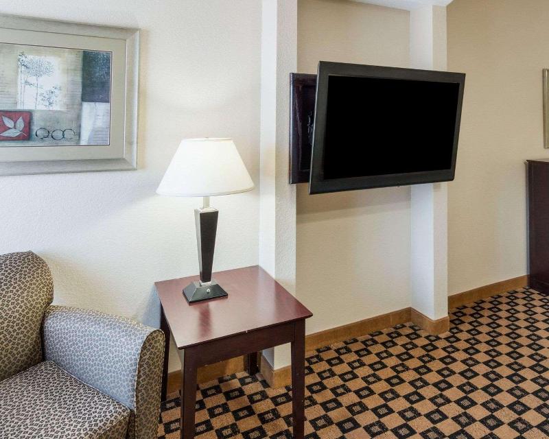 Quality Inn & Suites Groesbeck image