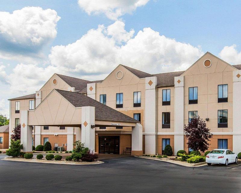 Comfort Inn Sullivan image