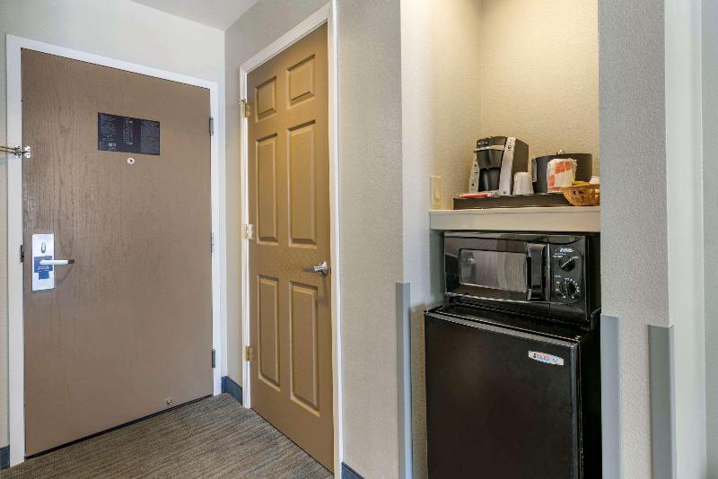 Comfort Inn Sullivan image