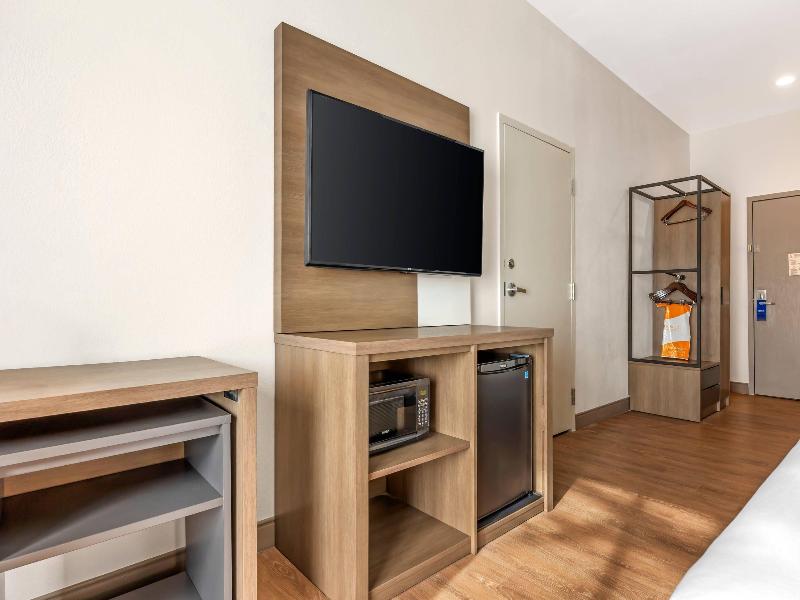 Comfort Inn Sullivan image