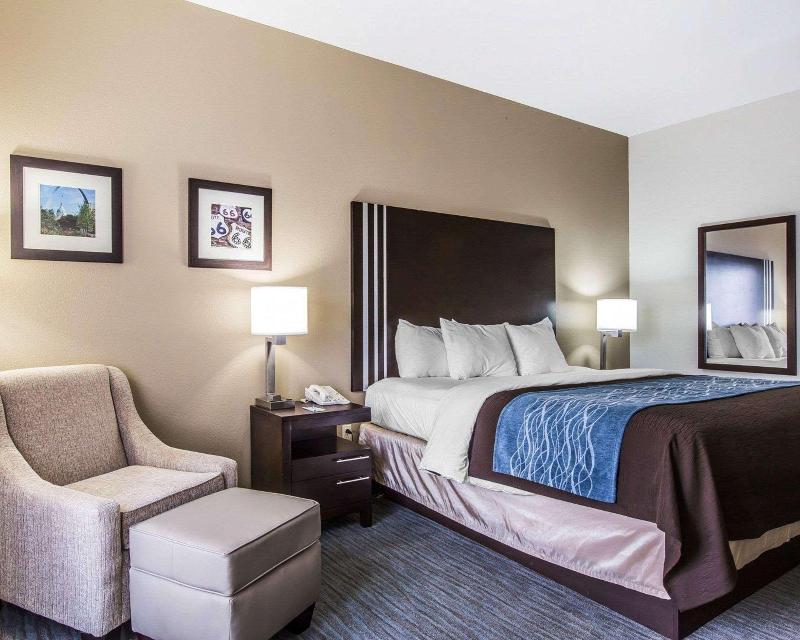 Comfort Inn Sullivan image